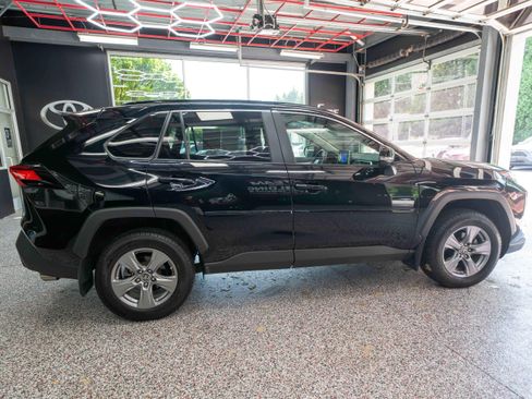 Used 2023 Toyota RAV4 LE AWD/4WD image 4