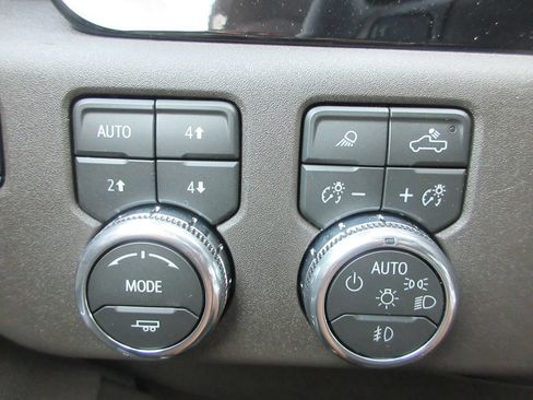 New 2026 GMC Sierra 2500 SLT w/ SLT Premium Package AWD/4WD image 18