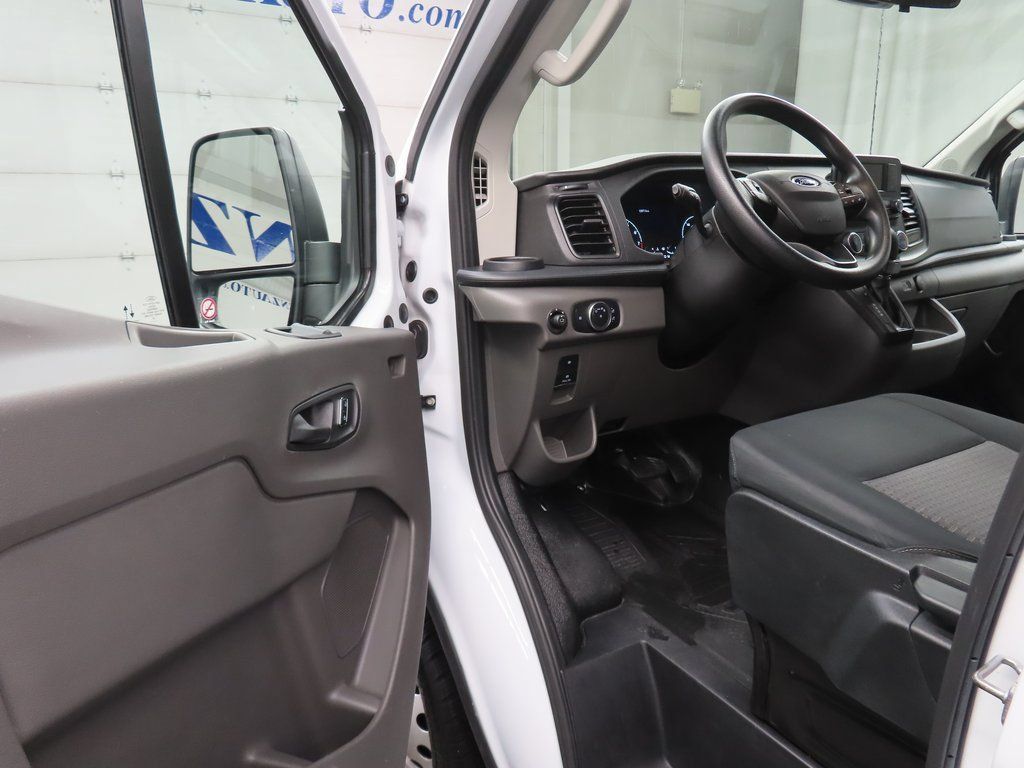 Used 2024 Ford Transit 250 Low Roof AWD w/ Exterior Upgrade Package image 32