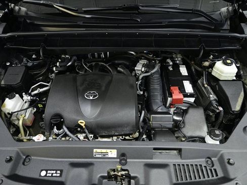 Used 2022 Toyota Highlander XLE image 10