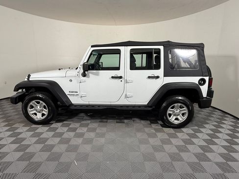 Used 2017 Jeep Wrangler Unlimited Sport AWD/4WD image 2