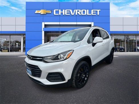 Certified 2022 Chevrolet Trax LT w/ Sport Edition image 5