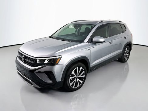 Used 2023 Volkswagen Taos SE AWD/4WD image 1