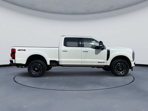 Used 2025 Ford F250 Platinum w/ Snow Plow Prep Package AWD/4WD image 4