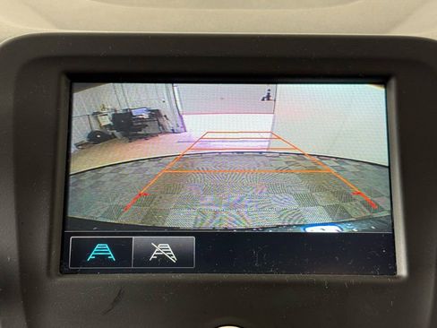 Used 2018 Chevrolet Equinox LT image 15