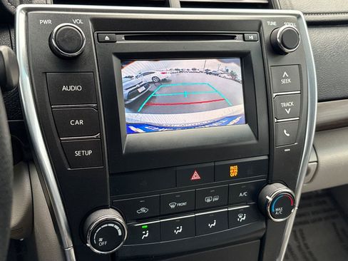 Used 2017 Toyota Camry LE image 21