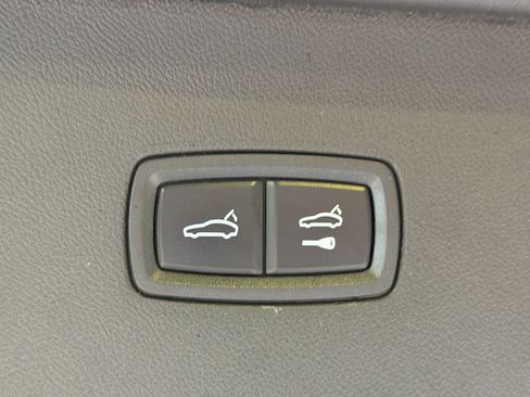 Certified 2023 Porsche Cayenne Turbo S AWD/4WD image 14