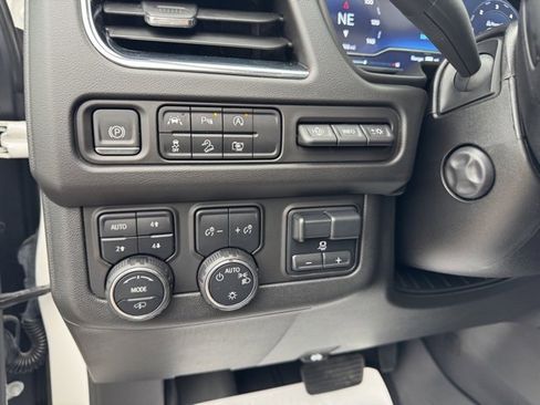 Used 2024 Chevrolet Suburban High Country image 22