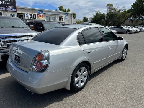 Used 2002 Nissan Altima 2.5 SL FWD image 4