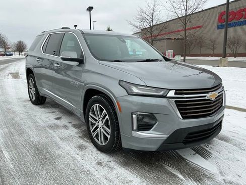 Used 2023 Chevrolet Traverse High Country image 2