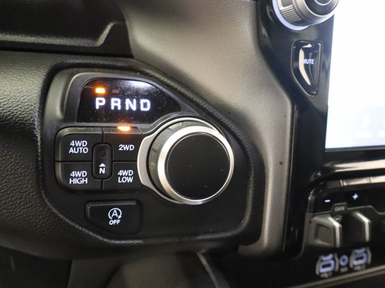 Used 2025 RAM 1500 Big Horn AWD/4WD image 9