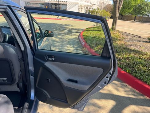 Used 2007 Toyota Matrix XR image 16