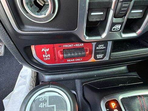 Used 2021 Jeep Gladiator Rubicon AWD/4WD image 18