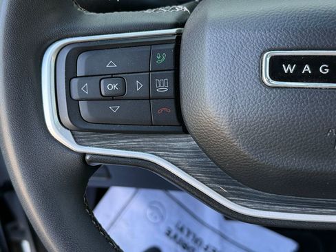 Used 2022 Jeep Wagoneer Series II AWD/4WD image 10