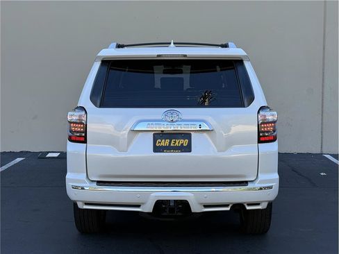 Used 2018 Toyota 4Runner Limited AWD/4WD image 5
