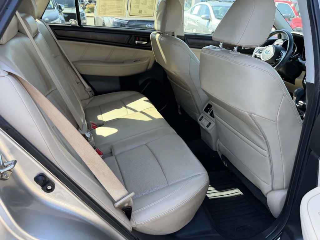 Used 2019 Subaru Outback 3.6R Limited AWD/4WD image 13