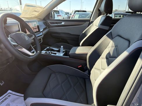 New 2026 Volkswagen Atlas Peak Edition AWD/4WD image 10