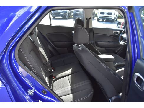 Used 2023 Hyundai Venue SEL w/ Cargo Package image 15