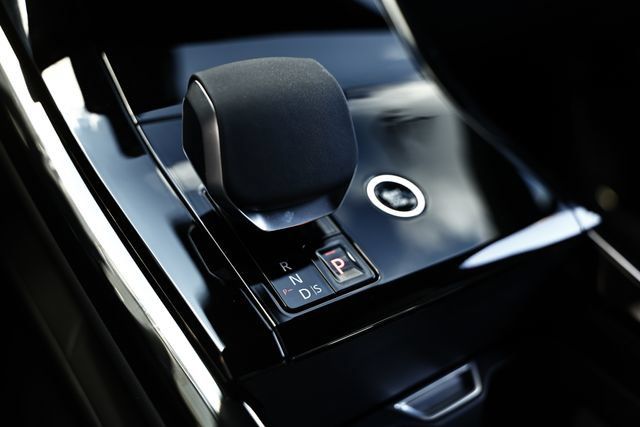New 2027 Land Rover Range Rover Sport SE AWD/4WD image 48