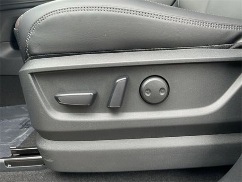 New 2025 Nissan Armada SL w/ Captain's Chari Seat Package image 27