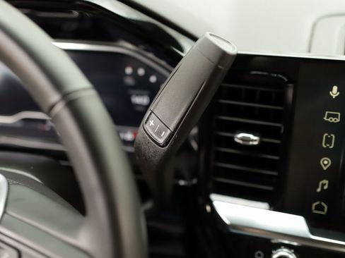 Used 2025 GMC Sierra 1500 SLT image 20