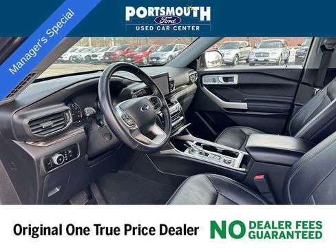 Certified 2023 Ford Explorer Limited w/ Equipment Group 301A image 3
