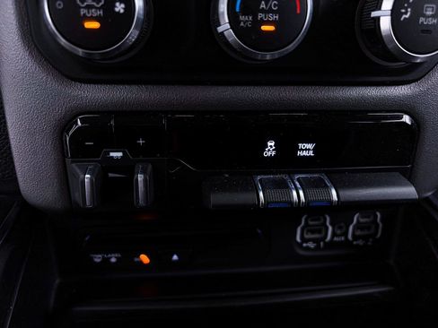 Used 2019 RAM 1500 Big Horn RWD image 18