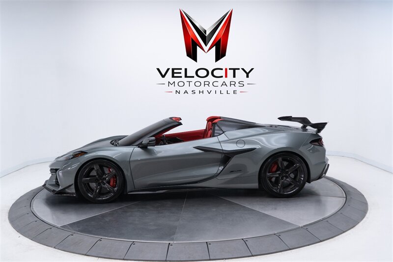 Used 2023 Chevrolet Corvette Z06 w/ Z07 Performance Package RWD image 17