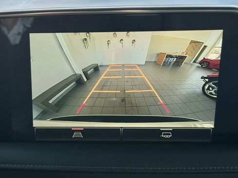 Used 2022 GMC Yukon SLE image 4