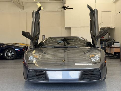 Used 2006 Lamborghini Murcielago Roadster AWD/4WD image 3