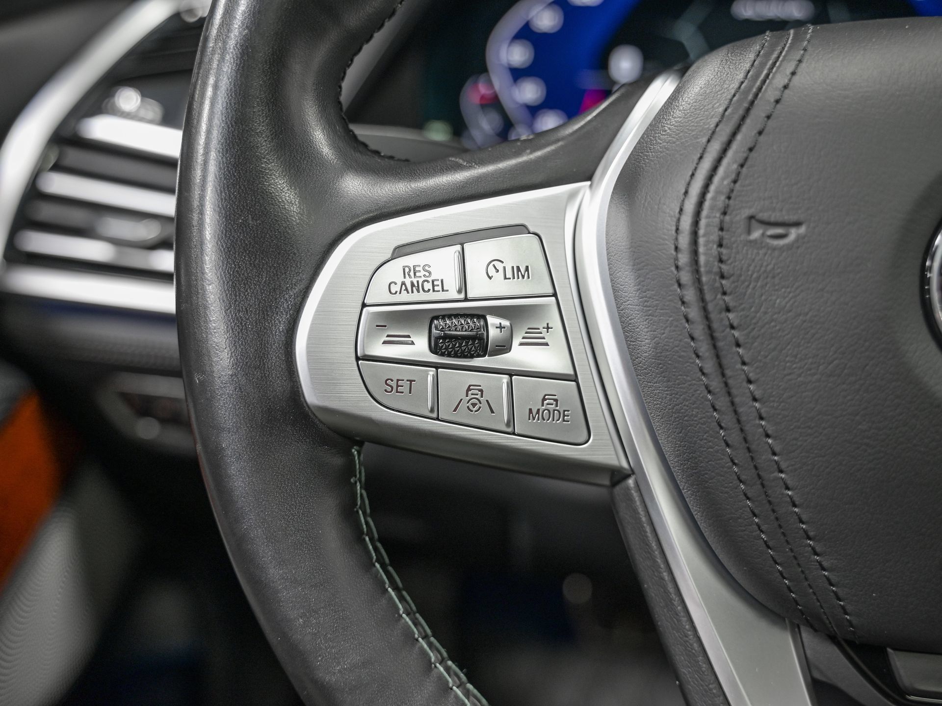 Used 2022 BMW ALPINA XB7 AWD/4WD image 19