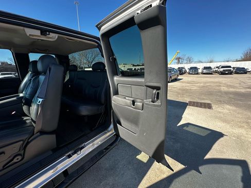 Used 2004 GMC Sierra 1500 SLE w/ Safe And Sound Package image 19