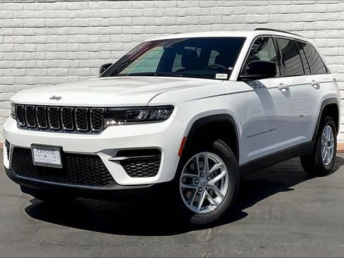 New 2025 Jeep Grand Cherokee Laredo X image 1