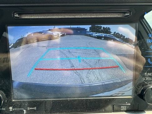 Used 2017 Toyota Sienna XLE w/ XLE Navigation Package FWD image 21