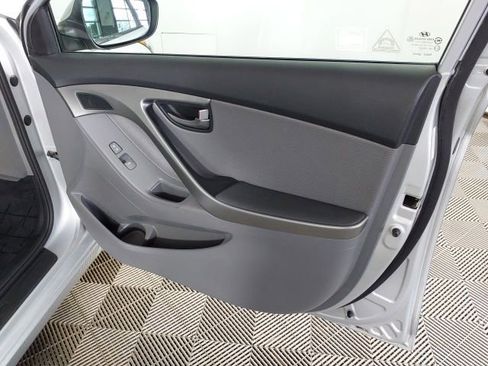 Used 2012 Hyundai Elantra Limited FWD image 17