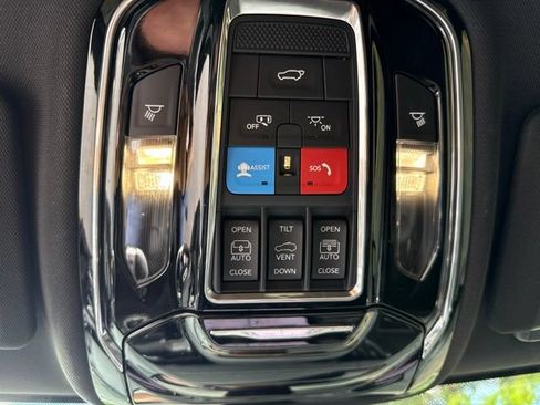 Used 2024 Jeep Grand Cherokee Overland w/ Trailer Tow Package AWD/4WD image 22