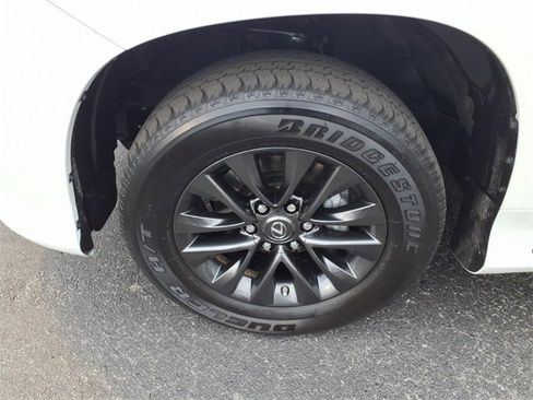 Used 2023 Lexus GX 460 Premium image 4