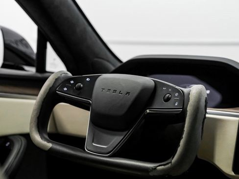 Used 2023 Tesla Model S Standard Range image 18