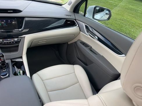Used 2024 Cadillac XT6 Premium Luxury w/ Technology Package FWD image 41