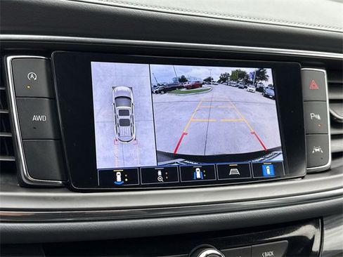 Used 2024 Buick Enclave Premium image 27
