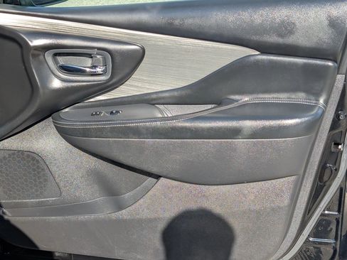 Used 2017 Nissan Murano SV FWD image 35