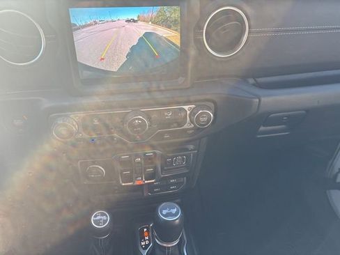 Used 2022 Jeep Wrangler Unlimited Sahara image 5