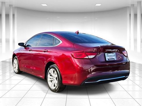 Used 2015 Chrysler 200 Limited w/ Convenience Group image 3