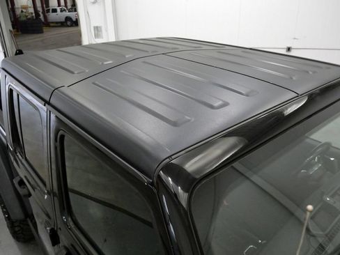 Used 2020 Jeep Gladiator Rubicon AWD/4WD image 39