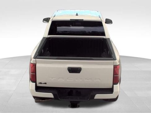 Used 2025 Toyota Tacoma TRD Off-Road AWD/4WD image 6