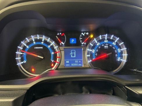 Used 2019 Toyota 4Runner SR5 image 6