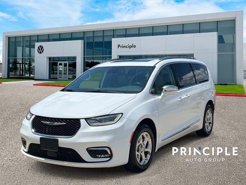 Used 2021 Chrysler Pacifica Limited w/ Premium & Safety Sphere Group AWD/4WD image 1