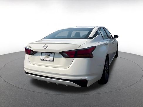 Used 2025 Nissan Altima 2.5 SV FWD image 15