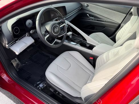 Certified 2023 Hyundai Elantra Limited FWD image 11
