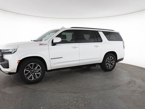 Certified 2024 Chevrolet Suburban Z71 w/ Z71 Off-Road Package AWD/4WD image 6